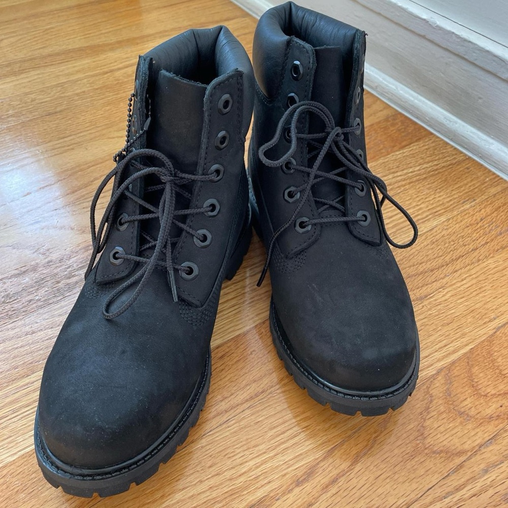 Black Timberland 6 inch boots